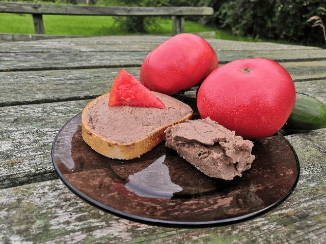 Chicken liver pate fortified with fiber